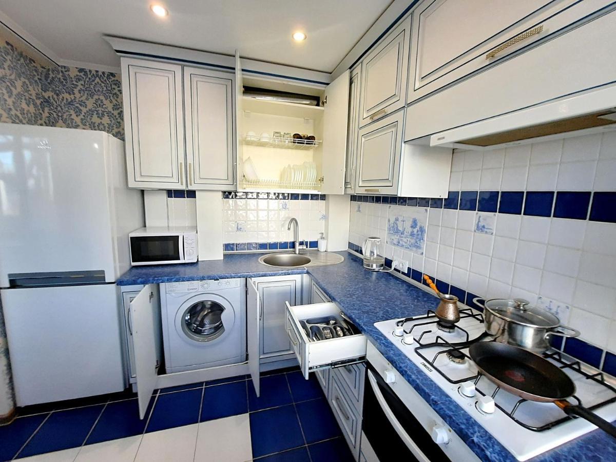 Sea Style: Alex Apartments with 24/7 Self Check-In Poltava Room photo